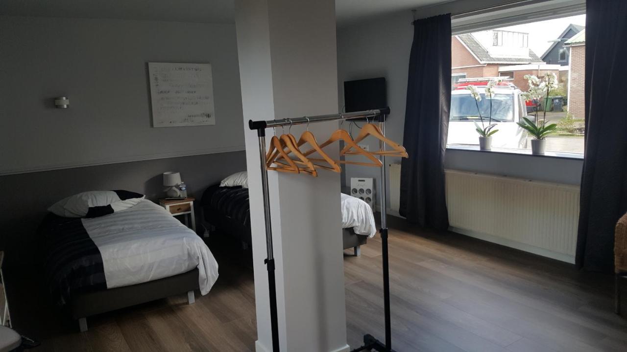 Het Zwanennest Bed & Breakfast Den Ilp Exterior photo